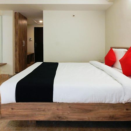Capital O Sri Suprabhat Grand Near Kachiguda Railway Station Hajdarabad Zewnętrze zdjęcie