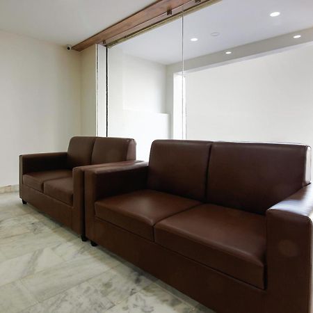 Capital O Sri Suprabhat Grand Near Kachiguda Railway Station Hajdarabad Zewnętrze zdjęcie