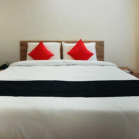Capital O Sri Suprabhat Grand Near Kachiguda Railway Station Hajdarabad Zewnętrze zdjęcie