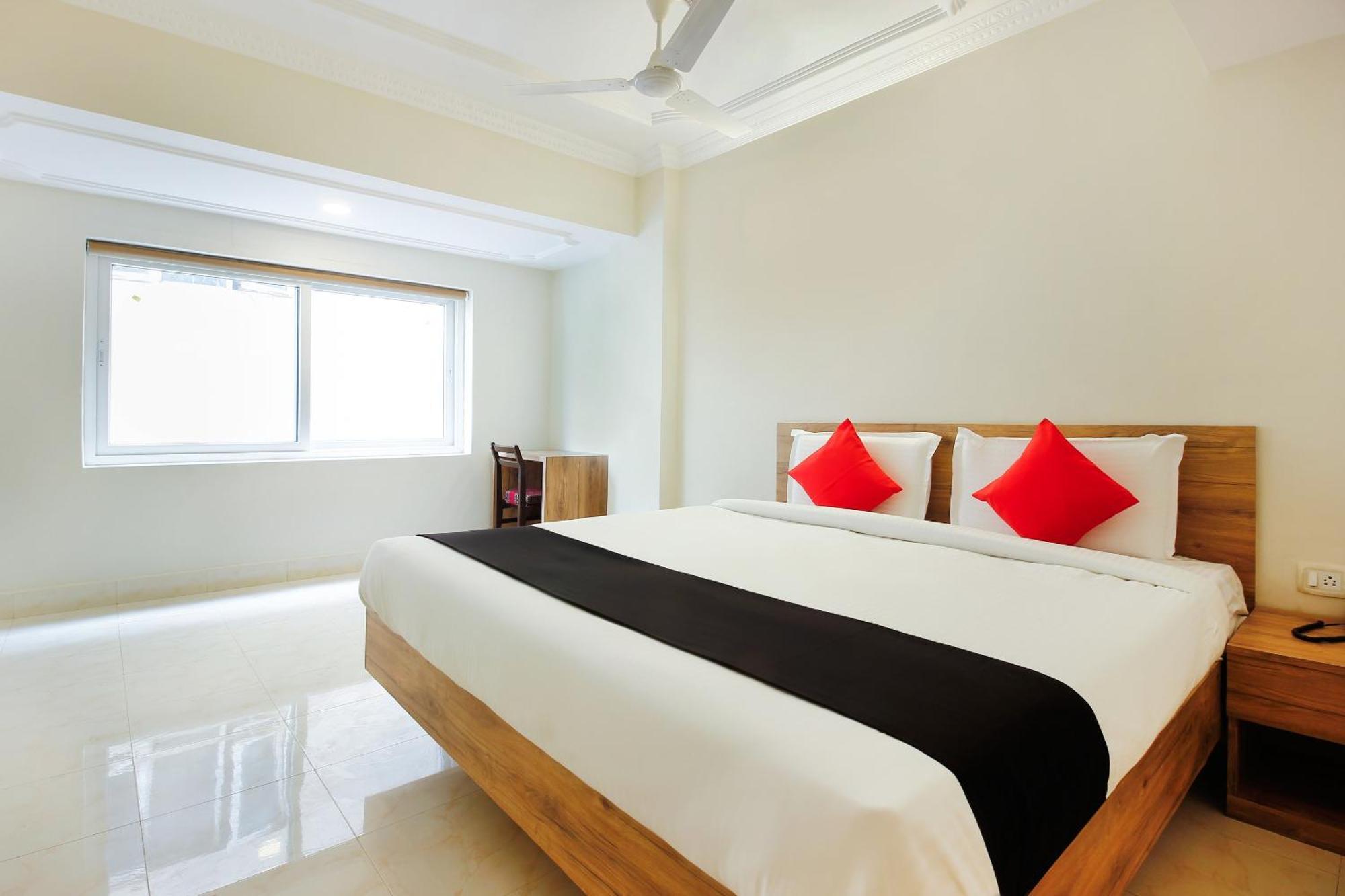 Capital O Sri Suprabhat Grand Near Kachiguda Railway Station Hajdarabad Zewnętrze zdjęcie