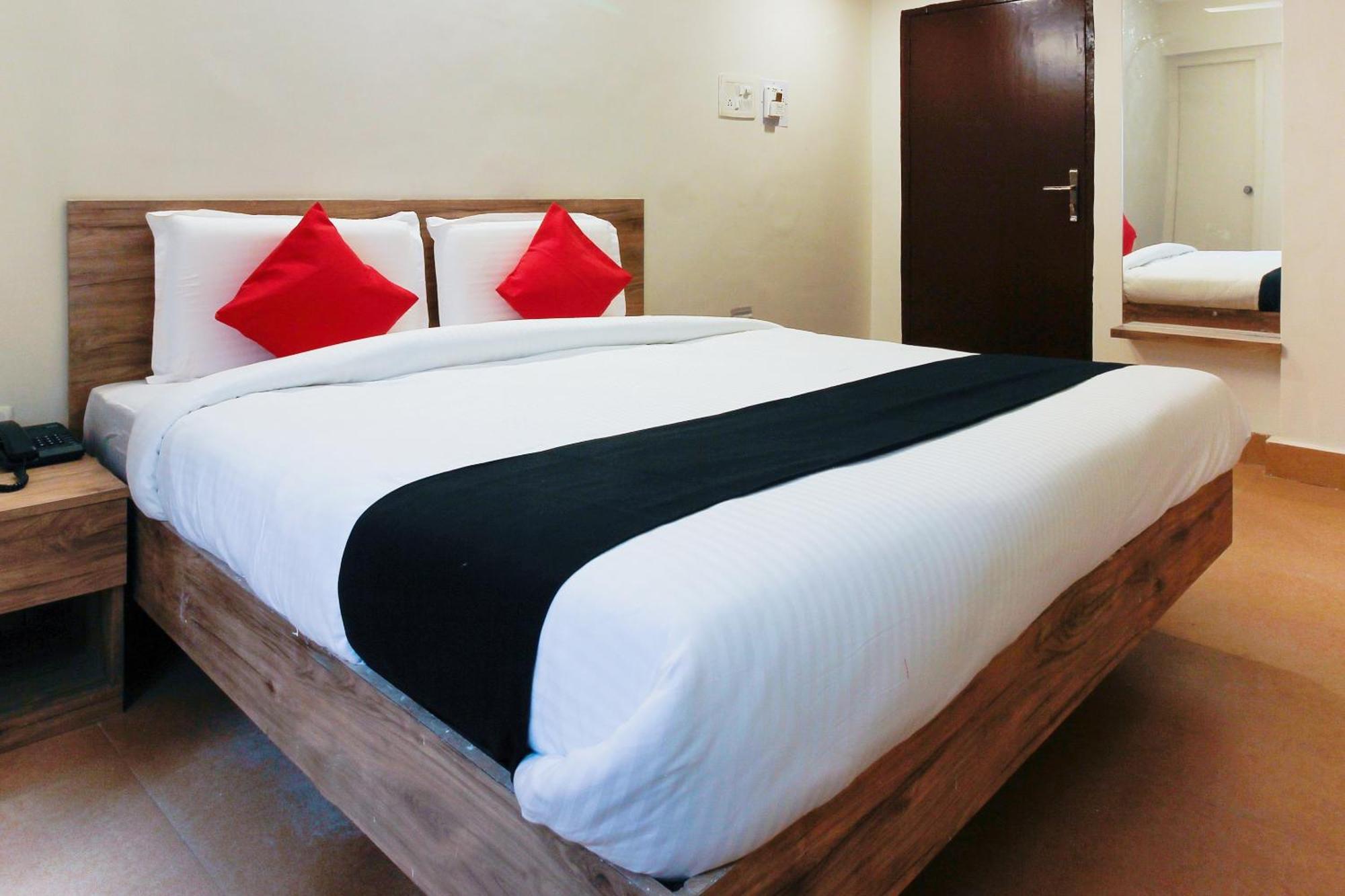 Capital O Sri Suprabhat Grand Near Kachiguda Railway Station Hajdarabad Zewnętrze zdjęcie