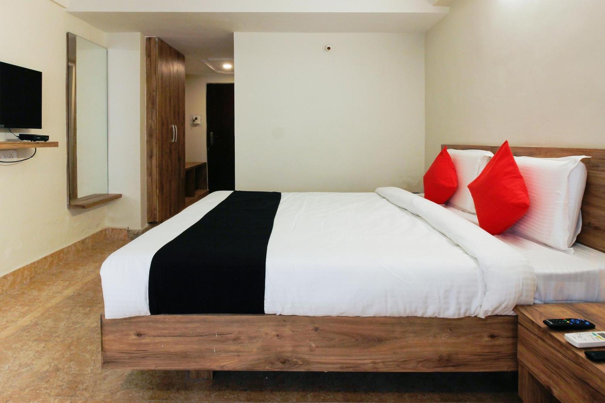 Capital O Sri Suprabhat Grand Near Kachiguda Railway Station Hajdarabad Zewnętrze zdjęcie