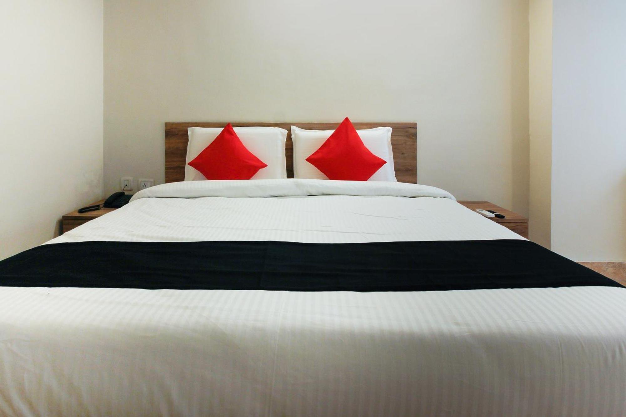 Capital O Sri Suprabhat Grand Near Kachiguda Railway Station Hajdarabad Zewnętrze zdjęcie