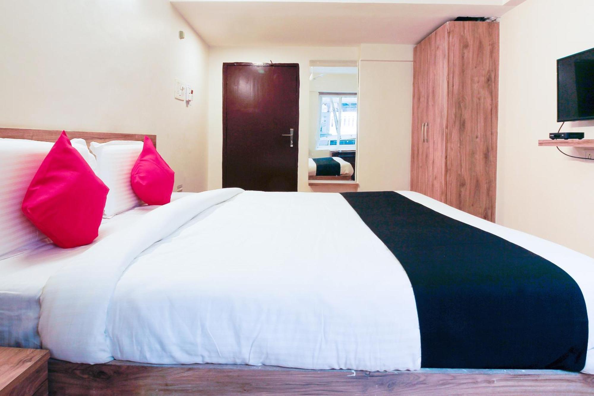 Capital O Sri Suprabhat Grand Near Kachiguda Railway Station Hajdarabad Zewnętrze zdjęcie