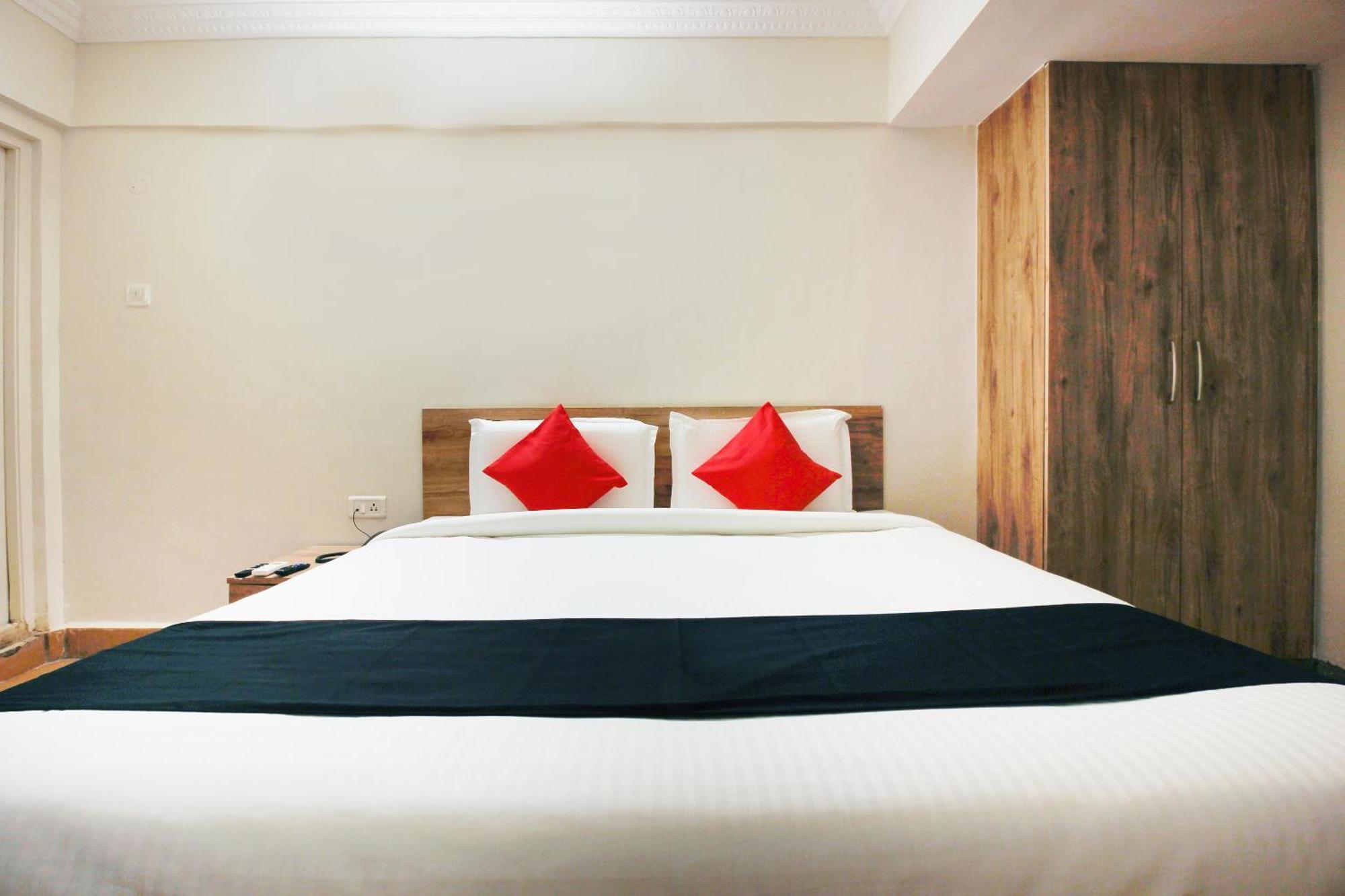 Capital O Sri Suprabhat Grand Near Kachiguda Railway Station Hajdarabad Zewnętrze zdjęcie