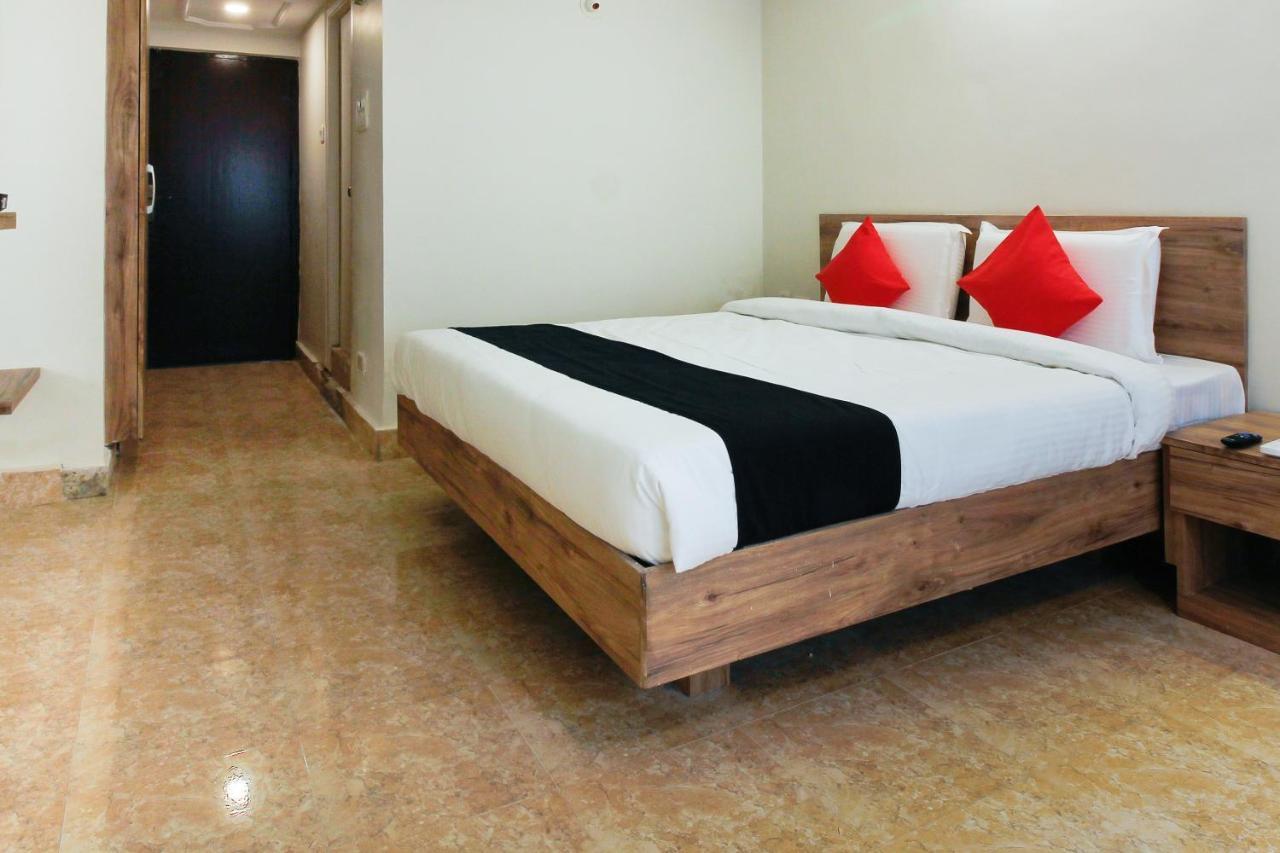 Capital O Sri Suprabhat Grand Near Kachiguda Railway Station Hajdarabad Zewnętrze zdjęcie