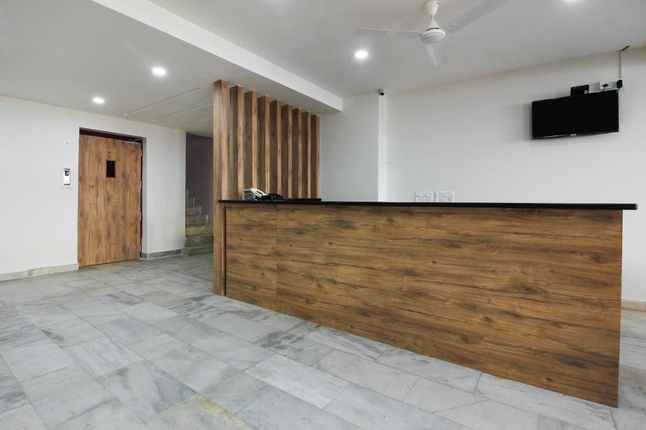 Capital O Sri Suprabhat Grand Near Kachiguda Railway Station Hajdarabad Zewnętrze zdjęcie